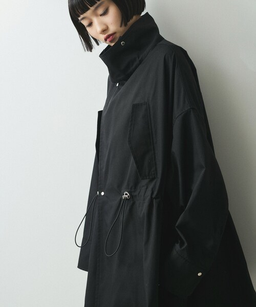 ADAM ET ROPE'（アダムエロペ）の「【WEB限定】スタンドカラーハーフモッズコート（モッズコート・レディース・ブラック/オフホワイト/カーキ系・F）」の16枚目の写真