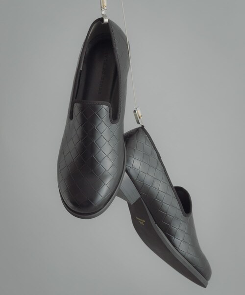 SENSE OF PLACE by URBAN RESEARCH（センスオブプレイスバイアーバンリサーチ）の「メッシュエンボススリッポンシューズ（スリッポン・メンズ・BLACK・26.5/27.5）」の3枚目の写真