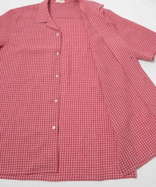 URBAN RESEARCH(アーバンリサーチ)の「『別注』Cale×URBAN RESEARCH ギンガムチェック SHORT-SLEEVE SHIRTS(シャツ/ブラウス・メンズ・PINK×RED・3/4)」の9枚目の写真