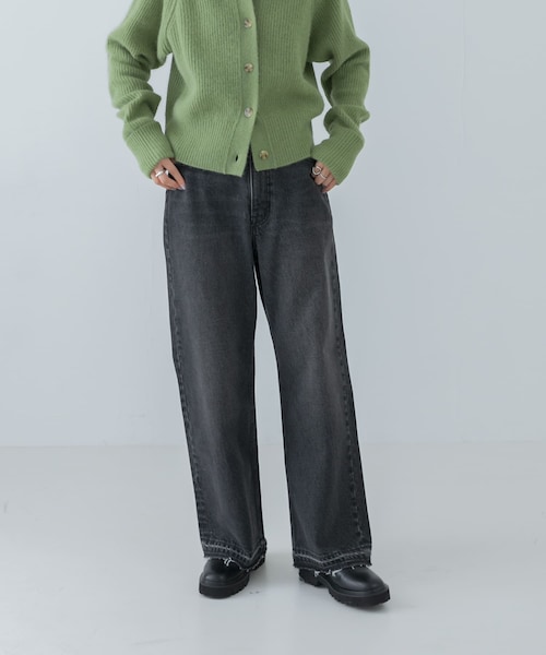 URBAN RESEARCH（アーバンリサーチ）の「『3サイズ展開』ダメージワイドデニムパンツ（デニムパンツ・レディース・INDIGO/WHITE/BLACK・34/36/38）」の2枚目の写真