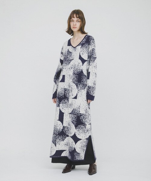 LAATO（ラート）の「5 patterned knit dress（ワンピース・レディース・モーブ/ミドリ・Free）」の4枚目の写真