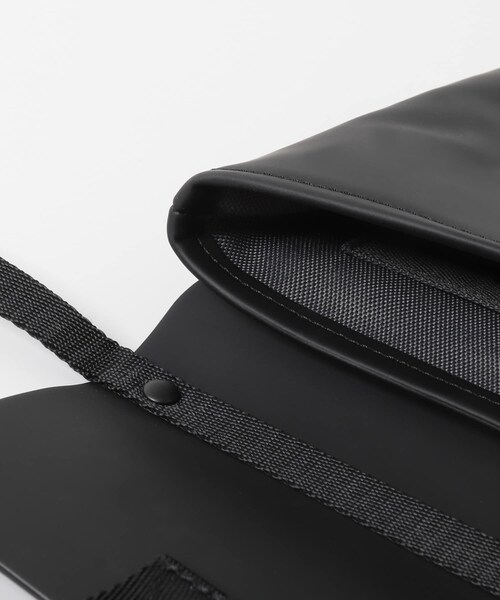 SENSE OF PLACE by URBAN RESEARCH（センスオブプレイスバイアーバンリサーチ）の「GASTON LUGA　SPLASH MINI CROSSBODY（ショルダーバッグ・メンズ・BLACK/TAUPE/Lemonade・One）」の12枚目の写真