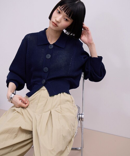 ADAM ET ROPE'(アダムエロペ)の「【WEB限定】ワイドリブヘムポロカーディガン(カーディガン/ボレロ・レディース・ネイビー/レッド系/ピンク・F)」の14枚目の写真