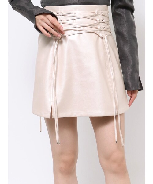 EATME（イートミー）の「フェイクレザーレースアップミニスカート（スカート・レディース・アイボリー/ブラック/シルバー・S/M）」の3枚目の写真