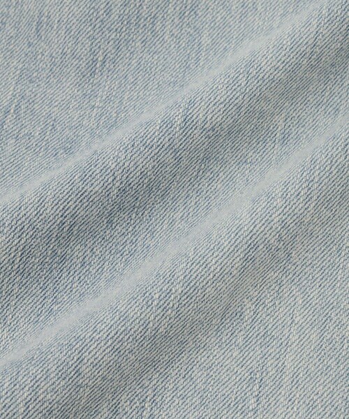 ADAM ET ROPE'（アダムエロペ）の「【AURALEE（オーラリー）】FADED SELVEDGE LIGHT DENIM DRESS（ドレス・レディース・ブルー・1）」の14枚目の写真