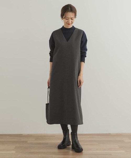 『UR TECH』ストレートラインジャンパースカート