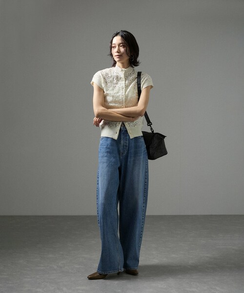 ADAM ET ROPE'(アダムエロペ)の「【J'aDoRe限定】【R&D.M.Co-OLDMAN'S TAILOR】LACE FLOWER NO SLEEVE CARDIGAN(ベスト・レディース・ブラック/ホワイト・F)」の9枚目の写真