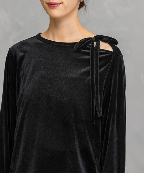 URBAN RESEARCH ROSSO（アーバンリサーチロッソ）の「シアーベロアスリットデザインカットソー（Tシャツ/カットソー・レディース・BLACK/GREIGE/L.MINT・FREE）」の10枚目の写真