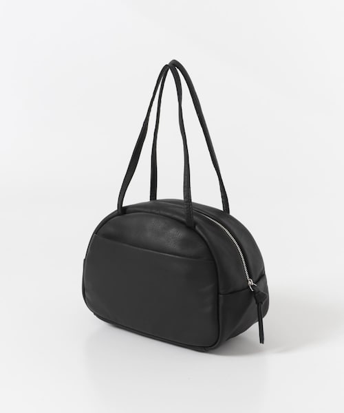 URBAN RESEARCH DOORS（アーバンリサーチドアーズ）の「Folna　ソフトレザーボストンバッグ（ボストンバッグ・レディース・BLACK・One）」の4枚目の写真