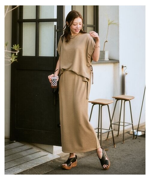 nissen（ニッセン）の「ふくれジャガードセットアップ(袖口リボントップス＋タイトスカート)（Tシャツ/カットソー・レディース・カーキ/モカ/チャコールグレー/黒・S/M/L/LL/3L/4L/5L/6L）」の3枚目の写真