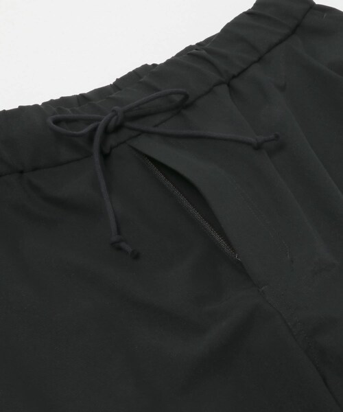 URBAN RESEARCH（アーバンリサーチ）の「THE DAY　QUICK DRY STRETCH EASY SHORTS（その他パンツ・メンズ・BLACK・1/2）」の5枚目の写真