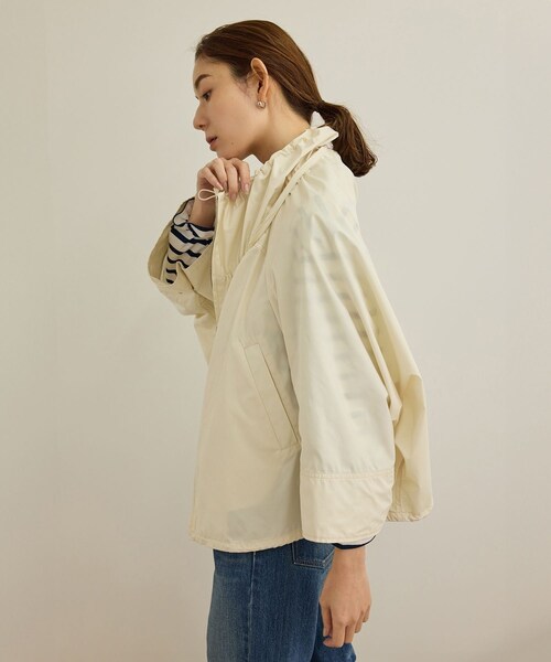 ROPE'（ロペ）の「シルク混タフタギャザーマウンテンパーカー/イージーケア（マウンテンパーカー・レディース・ブラック/オフホワイト・36/38）」の19枚目の写真