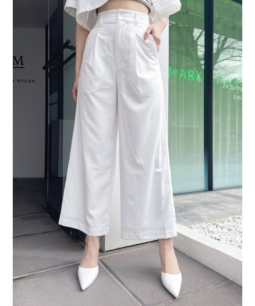 GYDA（ジェイダ）の「ハイウエストタックワイドスラックスパンツ（その他パンツ・レディース・オフホワイト/ブラック/ミックス・F）」の4枚目の写真