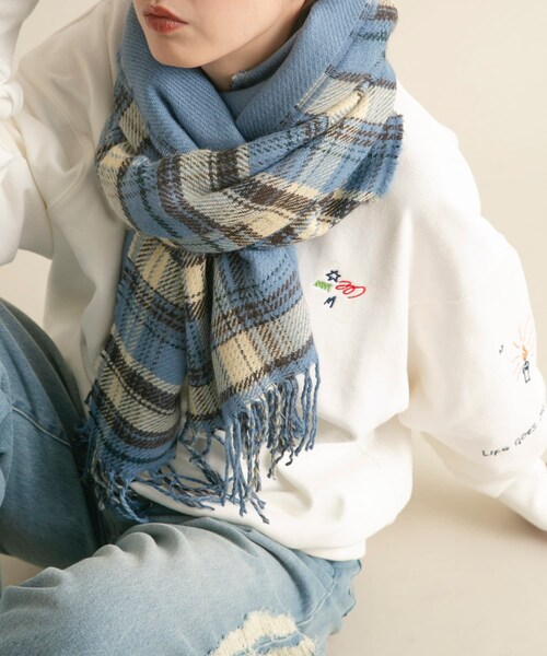 KBF（ケイビーエフ）の「リバーシブルチェックストール（マフラー・レディース・BLUE/BEIGE/BURGUNDY・one）」の9枚目の写真