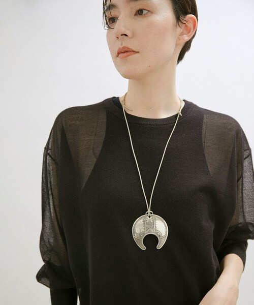 ADAM ET ROPE'（アダムエロペ）の「【公式サイト限定】[トゥアレグ]ネックレス ムーン（ネックレス・レディース・その他・F）」の3枚目の写真