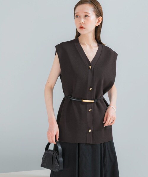 URBAN RESEARCH ROSSO（アーバンリサーチロッソ）の「ショルダータックニットベスト（ベスト・レディース・DARK BROWN/IVORY・Free）」の17枚目の写真