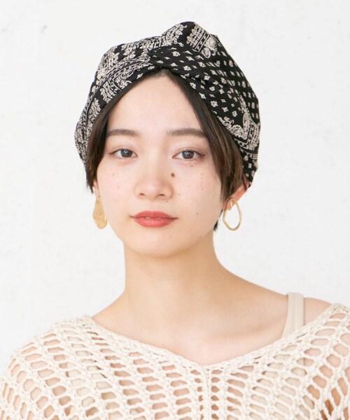 KBF（ケイビーエフ）の「プリントスカーフターバン∴（ヘアバンド・レディース・BLACK/BLUE・one/One）」の2枚目の写真
