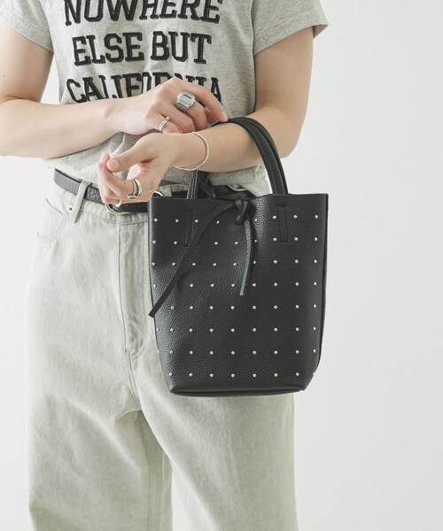 URBAN RESEARCH(アーバンリサーチ)の「スタッズミニトートバッグ(トートバッグ・レディース・BLACK/SILVER・-)」の6枚目の写真