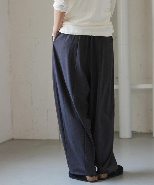URBAN RESEARCH DOORS（アーバンリサーチドアーズ）の「FORK&SPOON　TRシームコクーンパンツ（その他パンツ・レディース・CHARCOAL/NAVY・1/2）」の6枚目の写真
