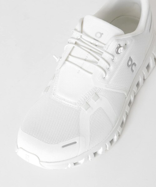 URBAN RESEARCH DOORS(アーバンリサーチドアーズ)の「On CLOUD 6(スニーカー・レディース・WHT/WHT・23.5/24/24.5/25/25.5)」の8枚目の写真