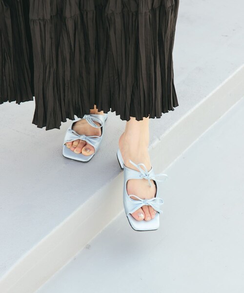 KBF（ケイビーエフ）の「サテンリボンミュール（サンダル・レディース・BLUE/BLACK・37/38）」の20枚目の写真