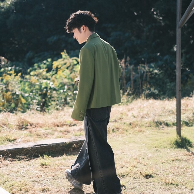 LAD MUSICIAN（ラッドミュージシャン）の「FLOWER 2TUCK TRACK PANTS