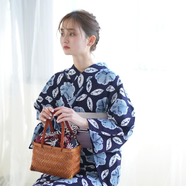 utatane（ウタタネ）の「浴衣3点セット グレーに咲きこぼれる