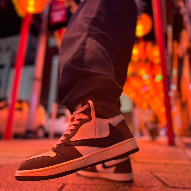 D     ．SNKS