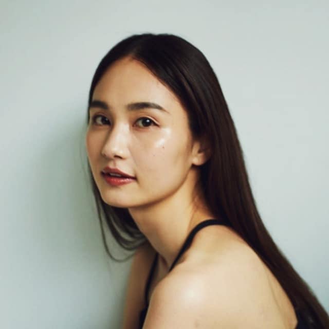 秦麻里子