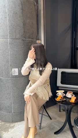 「アイテム（デニムスカート、ベージュ系）」を使った、tomokaさん（レディース・157cm）の秋コーディネート