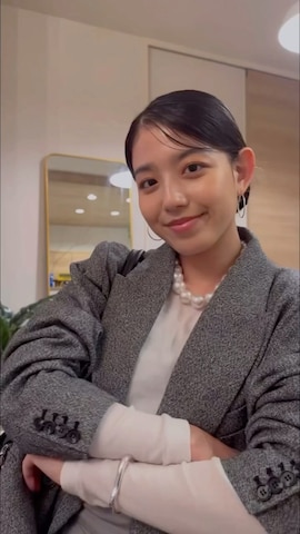 ZARAのテーラードジャケットを使ったharapekyokaさんのファッション動画