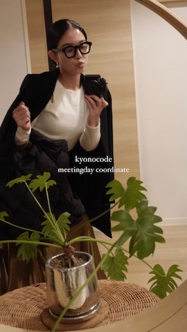 ZARAのテーラードジャケットを使ったharapekyokaさんのファッション動画