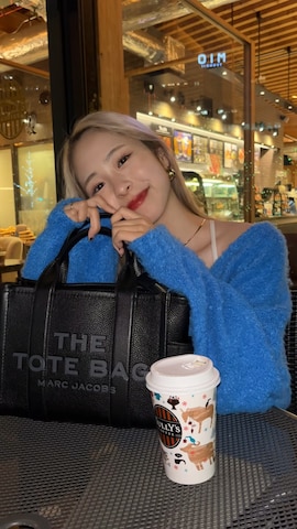 「MARC JACOBS（マークジェイコブス）のアイテム（バッグ）」を使った、りなてぃさん（レディース・150cm）の秋コーディネート