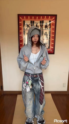 「アイテム（スニーカー）」を使った、さらゆにこーんさん（レディース・162cm）の秋コーディネート