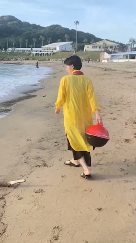 「Yves Saint Laurent（イヴサンローラン）のアイテム（財布/小物）」を使った、アボカドチーズナンさん（レディース・166cm）の夏コーディネート