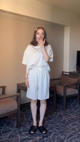 B'dayのアイテムを使ったあちょりさんのファッション動画