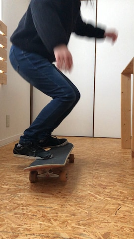 DVSのスニーカーを使ったほたてさんのファッション動画