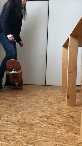 DVSのスニーカーを使ったほたてさんのファッション動画