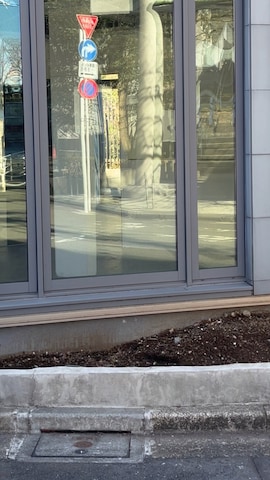 ブルゾンを使ったYOSHIさんのファッション動画