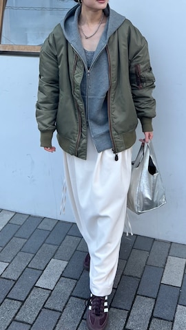 ALLUMERのアイテムを使ったCreamさんのファッション動画