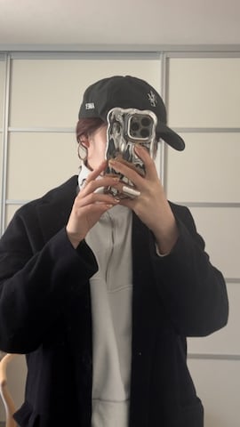 スウェットを使ったCreamさんのファッション動画