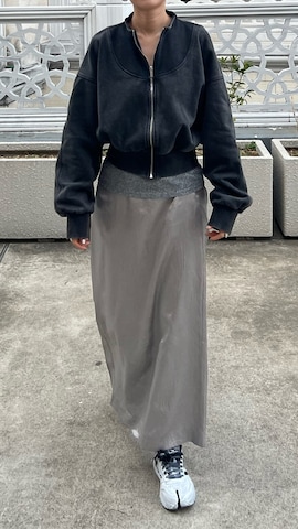 スウェットを使ったCreamさんのファッション動画