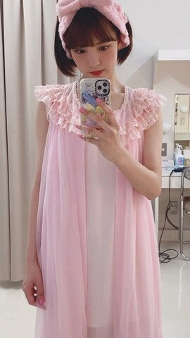 「アイテム（ルームワンピース）」を使った、飯窪春菜さん（レディース・162cm）の夏コーディネート
