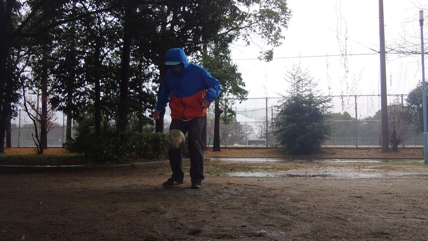 スポーツグッズを使ったDANCEBALR..さんのファッション動画