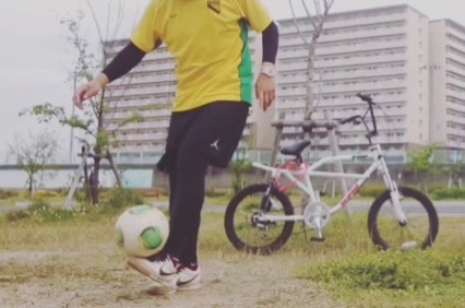 スポーツグッズを使ったDANCEBALR..さんのファッション動画