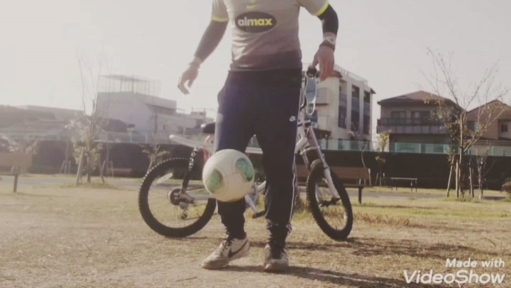 スポーツグッズを使ったDANCEBALR..さんのファッション動画