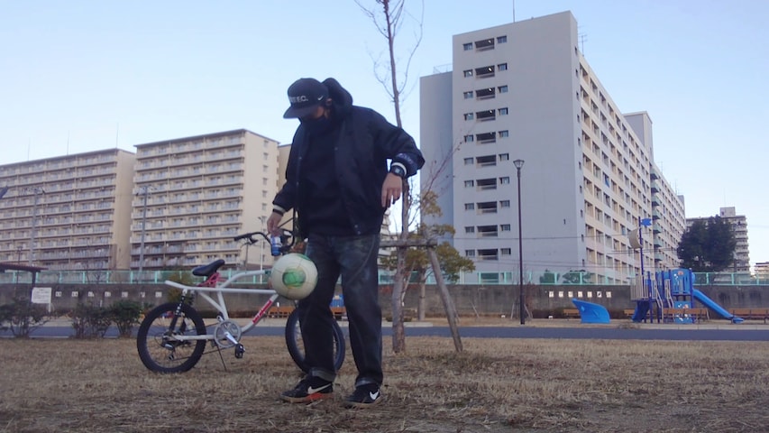 「アイテム（スタジャン）」を使った、DANCEBALR..さん（メンズ・174cm）の冬コーディネート