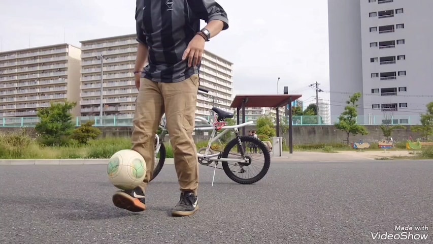 スポーツグッズを使ったDANCEBALR..さんのファッション動画