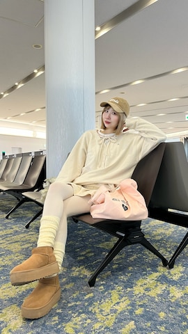 「UGG（アグ）のアイテム（ブーツ）」を使った、ZLY0924🍒さん（レディース・165cm）の冬コーディネート