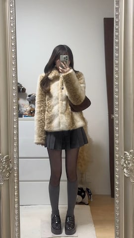 スリッポンを使ったManaka さんのファッション動画